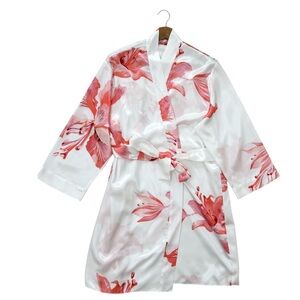 NWT La Vie En Rose Floral Satin Kimono Robe